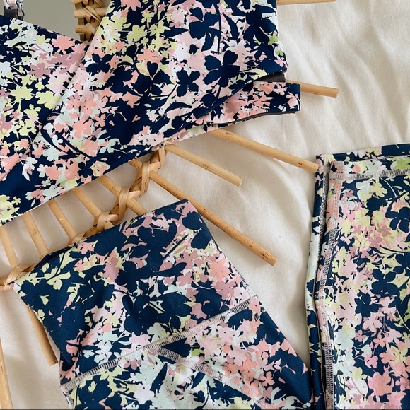 Fabletics Floral Workout Set - Picture 6 of 8